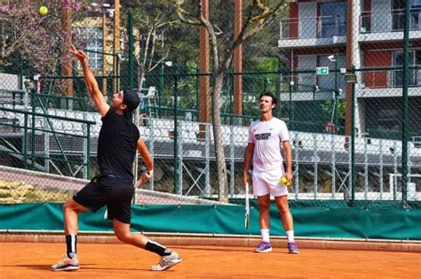 Thanasi Kokkinakis is back to practice after the knee injury!