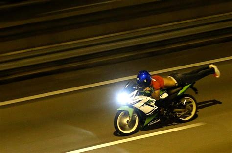 The Authorities' New Way Of Catching Mat Rempits Is Actually Pretty Genius | News | Rojak Daily