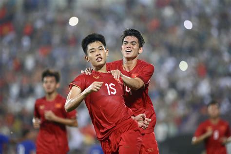 U23 Việt Nam hòa U23 Singapore 2-2 ở trận cầu mang tính thủ tục - Tuổi ...