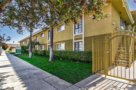 University Commons at Northridge Apartments - Northridge, CA 91324