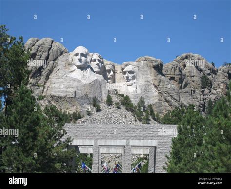 All four faces of the presidents on Mount Rushmore Stock Photo - Alamy