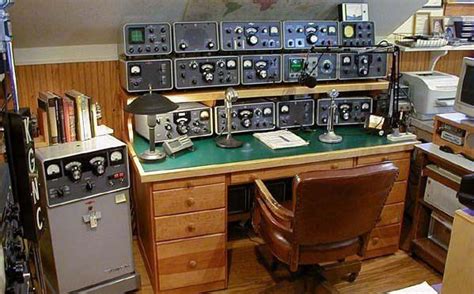 Ham Radio Desk | Ham radio, Radio shack, Ham radio antenna