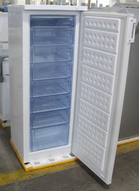 Small upright freezer - macroryte