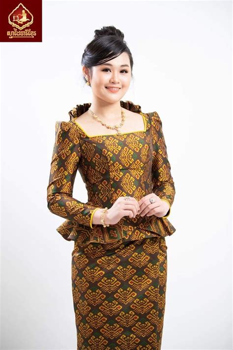 khmer traditional dress | Dress clothes for women, Embroidery designs ...