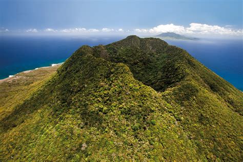 Hiking Inside Statia's Quill Volcano – My #1 New Year's Resolution for 2020 | Uncommon Caribbean