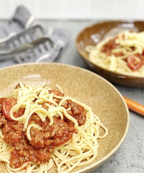 Filipino Style Spaghetti with Hotdog - Mama Lola Cooks