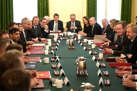 He’s back! David Cameron sits at Cabinet table for first time in 7 ...