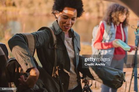 Unloading Luggage Photos and Premium High Res Pictures - Getty Images