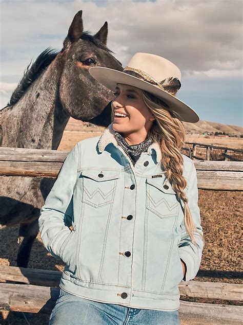 Women's Western Wear | Wrangler®