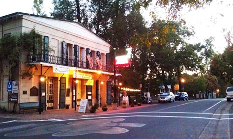 Murphys, CA: Murphys Historic Hotel ~ California Road Trip