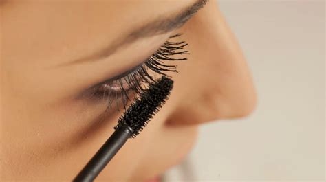 Easy Homemade Mascara Tutorial | Makeup Tutorials Save Up Guide