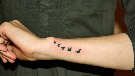 Bird Easy Arm Tattoo - Easy Arm Tattoos - Easy Tattoos - Crayon