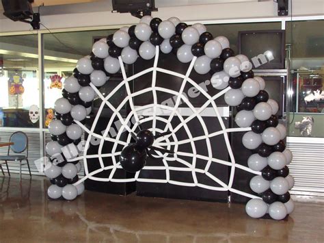 Black and white #Halloween Balloon Arch. Would also look good with orange and black balloons. # ...