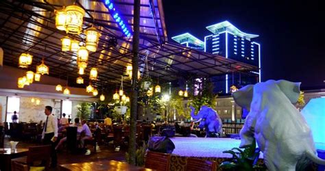 rex hotel view Garden Bar, Rooftop Garden, Rooftop Bar, Ho Chi Minh City, Saigon, Rex, Hotel ...