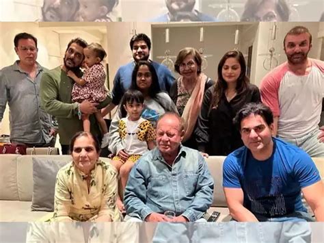 Salman Khan and family celebrates Salim Khan's birthday | Filmfare.com