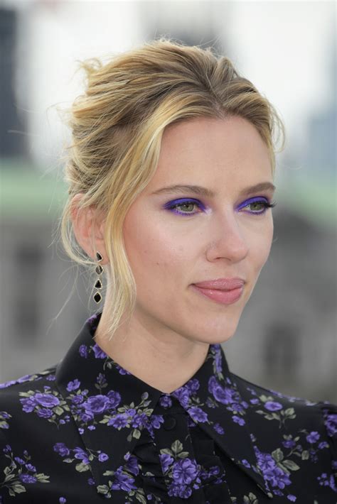 Scarlett Johansson Does One of Spring's Biggest Beauty Trends at the ...