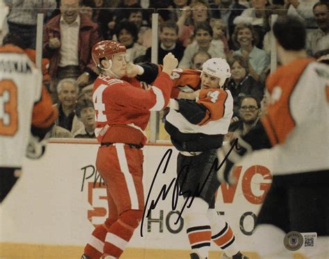 Craig Berube Signed 8x10 Fight Photo | amcmemorabilia