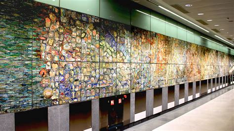 8 Beautiful Art Pieces in MRT Stations Around Singapore