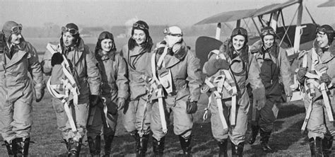 Discover stories of women at war