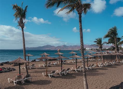 6 best beaches in Lanzarote - lanzarotetransfer.com