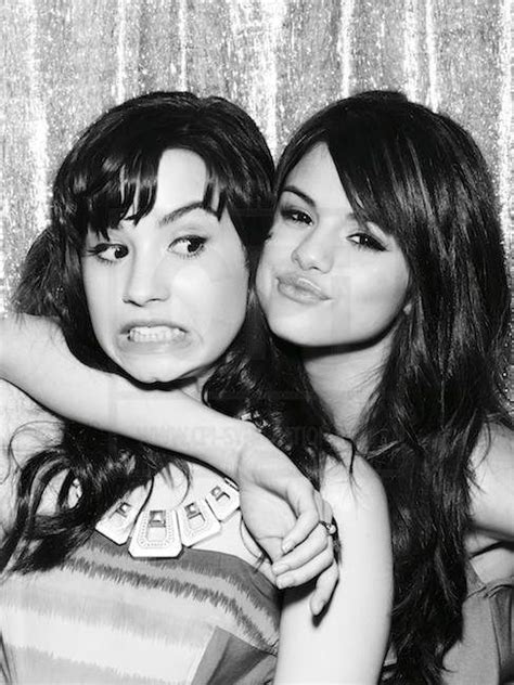 Demi&Selena Photo - Selena Gomez and Demi Lovato Photo (20010432) - Fanpop