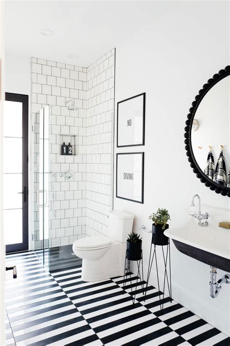 15 Classic Bathroom Tile Designs That Will Never Go Out of Style | White bathroom decor ...