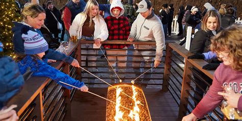 Seasonal | Holiday Party Venues Chicago | Wrigley Field : Wrigley Field ...