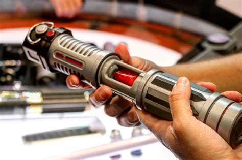 A Closer Look at the Lightsabers of Star Wars: Galaxy’s Edge ...