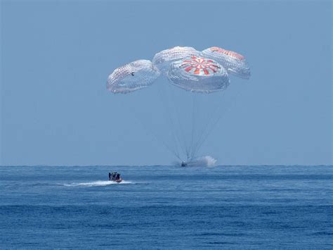 Watch NASA SpaceX Dragon Endeavour Splashdown in Stunning 4K HD Video