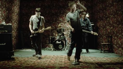 Blur: Song 2 [MV] (1997) | MUBI