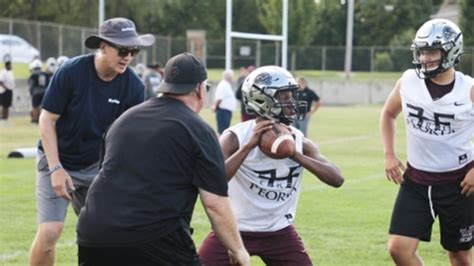 Texas School for the Deaf wins new football equipment, message from ...