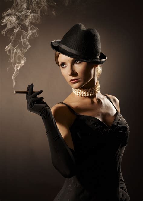 How to Get the Seductive Femme Fatale Style and Fashion Look. | Women smoking, Girl smoking ...