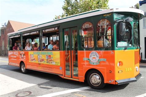 Washington DC Old Town Trolley Tours: Hop on Hop off