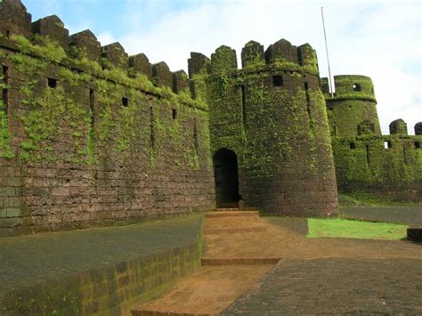 Journeys across Karnataka: Mirjan Fort