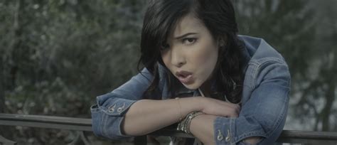 Indila réalise un record sur Youtube avec le clip de « Dernière danse » - Syma News : votre ...