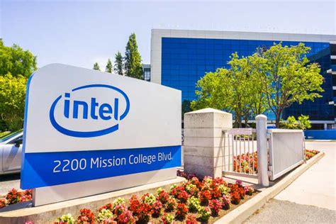 Intel drives semiconductor stocks higher after Israeli grant for chip plant | Seeking Alpha