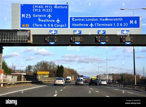 M25 exit motorway sign on M4 Motorway, Berkshire, England, United Stock ...