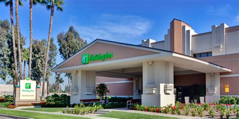 Restaurants Near Holiday Inn Hotel & Suites Anaheim (1 Blk/Disneyland®)