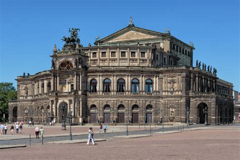 File:Dresden - Semperoper - 2013.jpg - Wikimedia Commons