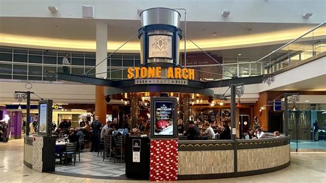 Where to grab a bite to eat at Minneapolis-St. Paul Airport - Axios Twin Cities