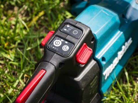 Makita 18V Cordless Hedge Trimmer Review XHU07T - Pro Tool Reviews