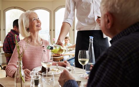 The Ultimate List of Senior Discounts at Restaurants