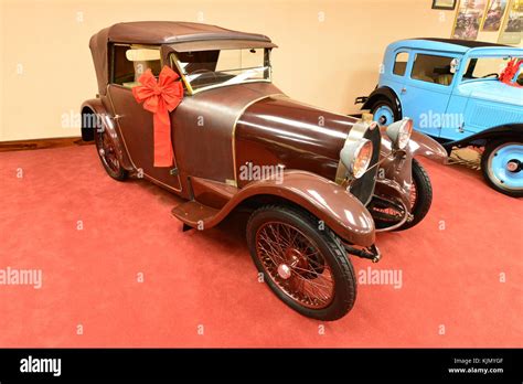 Bugatti car emblem hi-res stock photography and images - Alamy