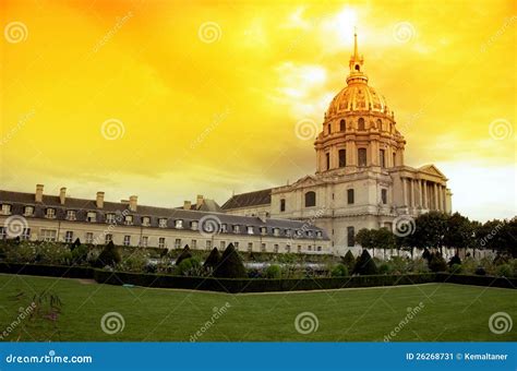 Les Invalides，巴黎 库存图片. 图片 包括有 前面, 纪念碑, 圆顶, 地标, 有历史, 镇痛药 - 26268731