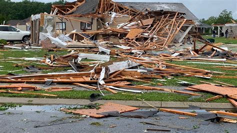 Photos show severe storm damage in Monroe, Louisiana | WHNT.com