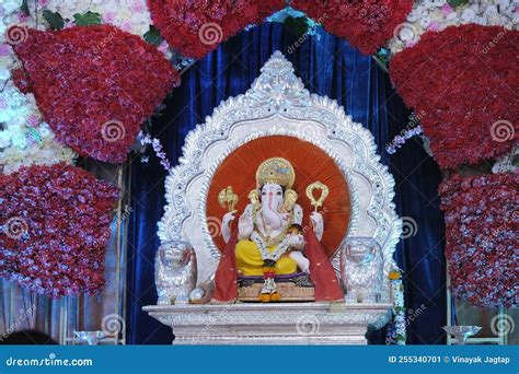 Pune, Maharashtra, 2 September 2022, People and Devotee at Famous Kasba Ganpati during Ganpati ...