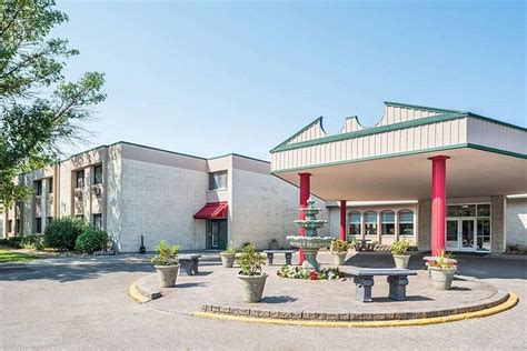 RAMADA BY WYNDHAM GRAND FORKS $66 ($̶7̶7̶) - Updated 2023 Prices & Hotel Reviews - ND