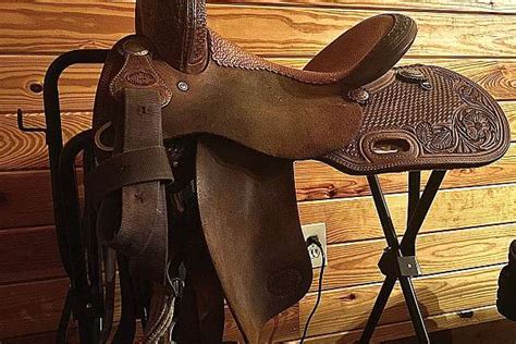 13.5” South Texas Tack barrel saddle