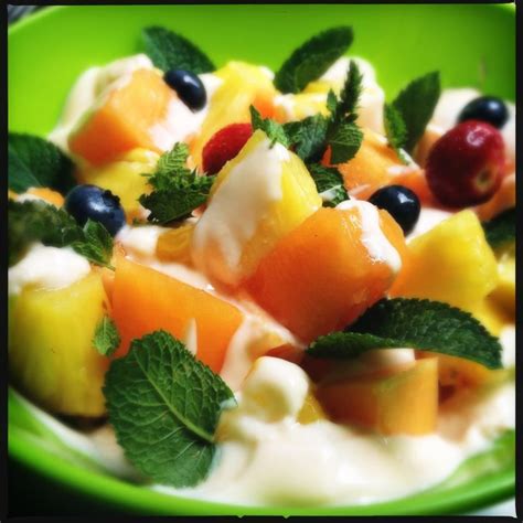 Macedonia di frutta con yogurt | Nagerecht