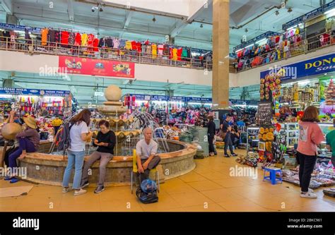 Cho Dong Xuan, market hall, old quarter, Hanoi, Vietnam Stock Photo - Alamy